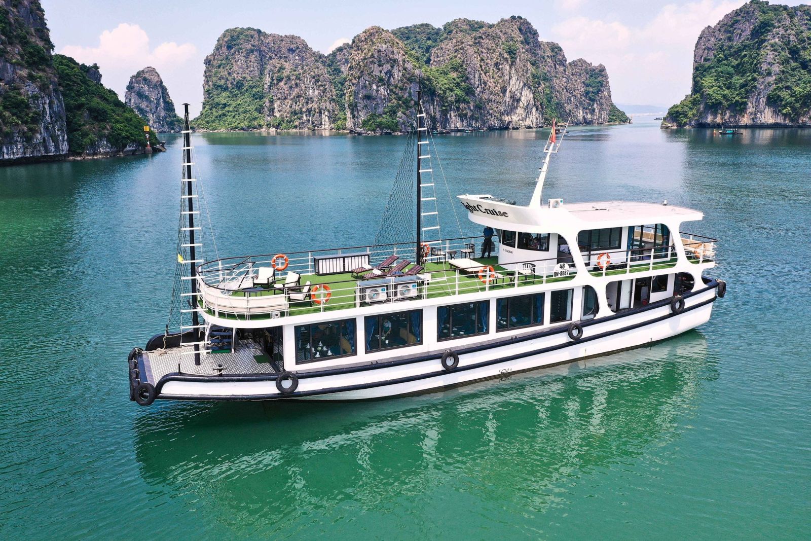 Light Cruise QN - 8887