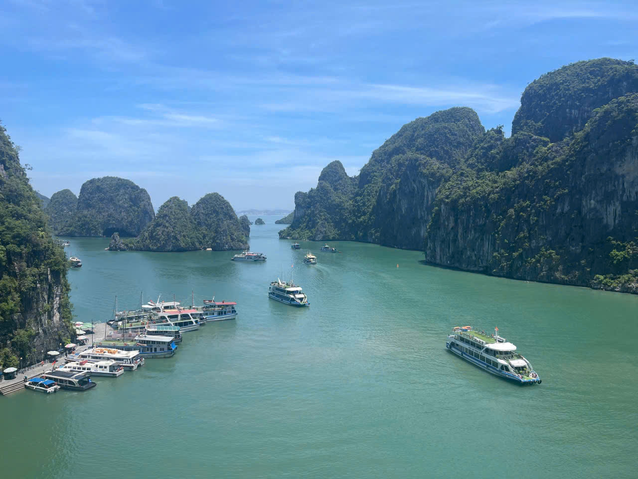 Hạ Long sau cơn bão