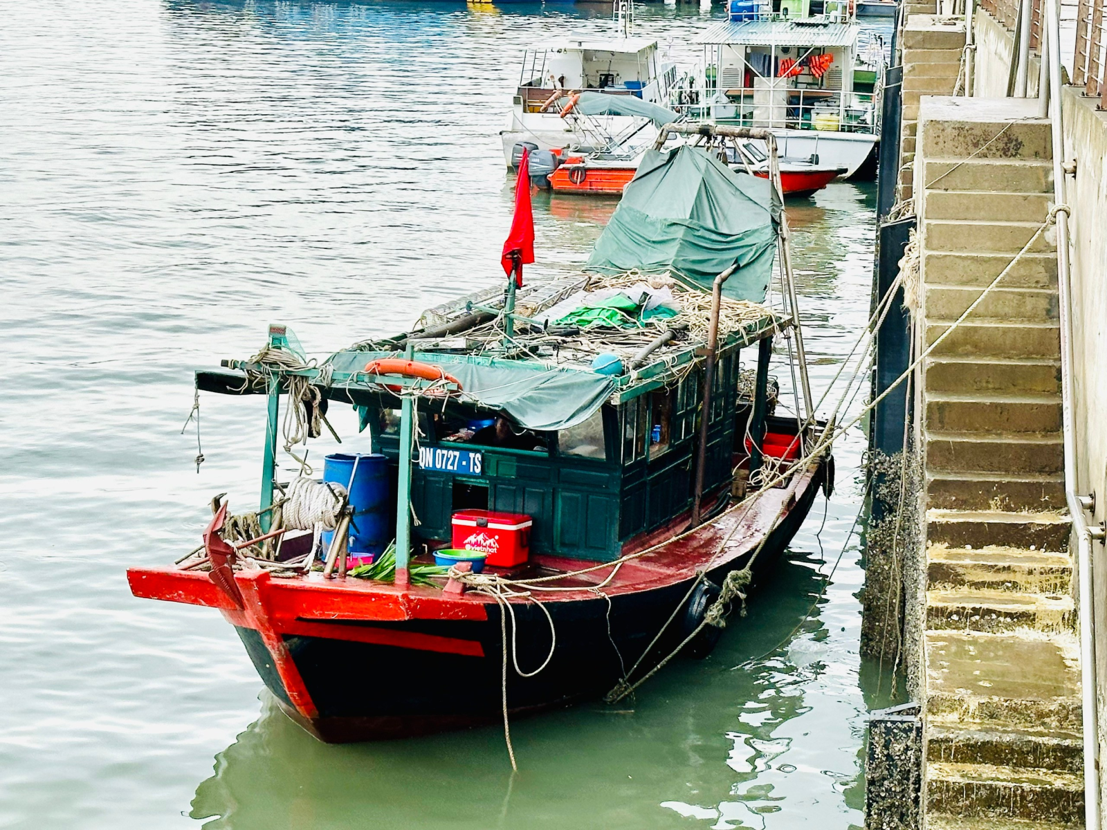 Phát hiện tàu khai thác thuỷ sản trong vùng lõi Di sản