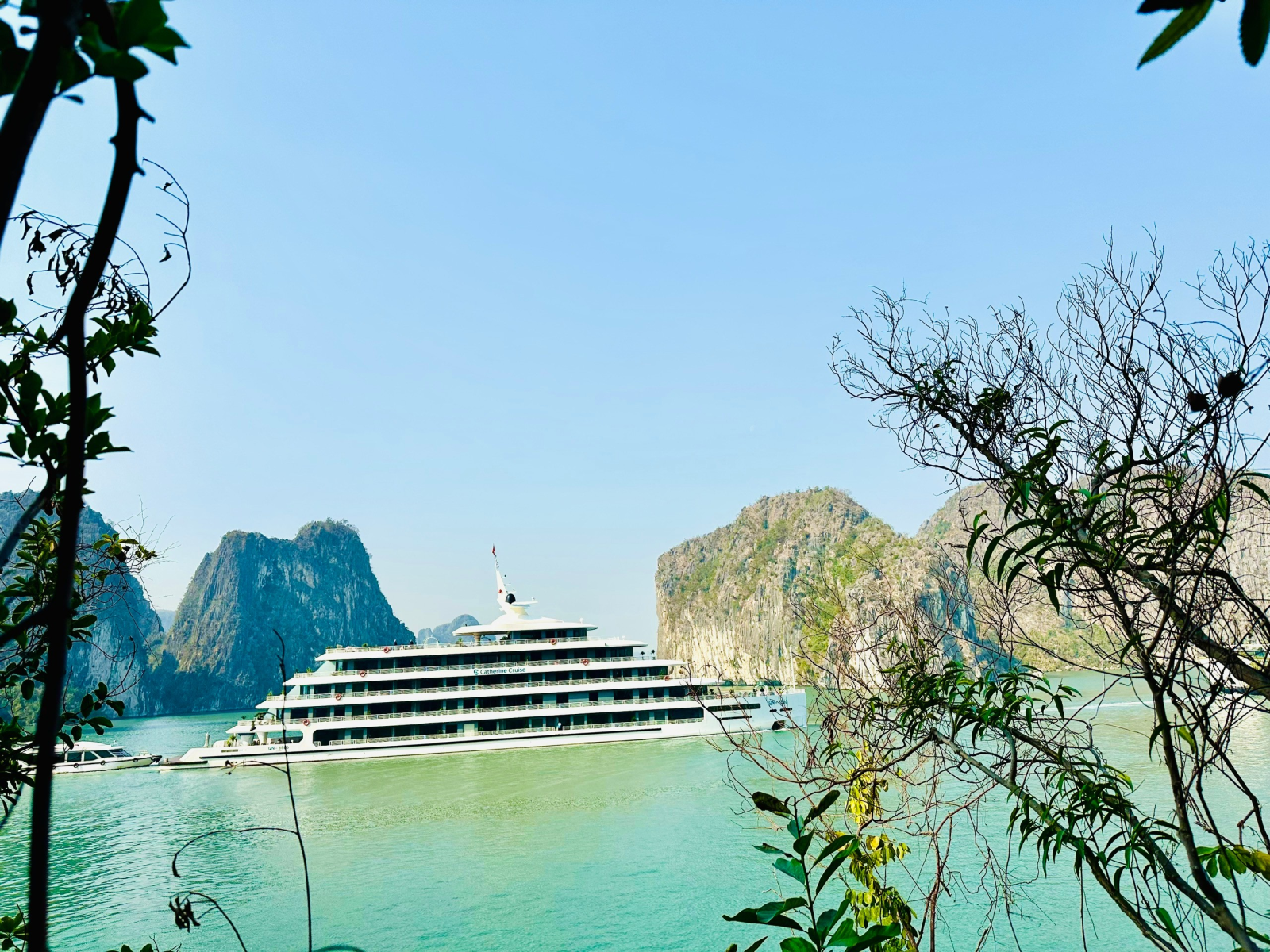 Supplementing the rates of excursion fee for 03 tourist routes on Ha Long Bay