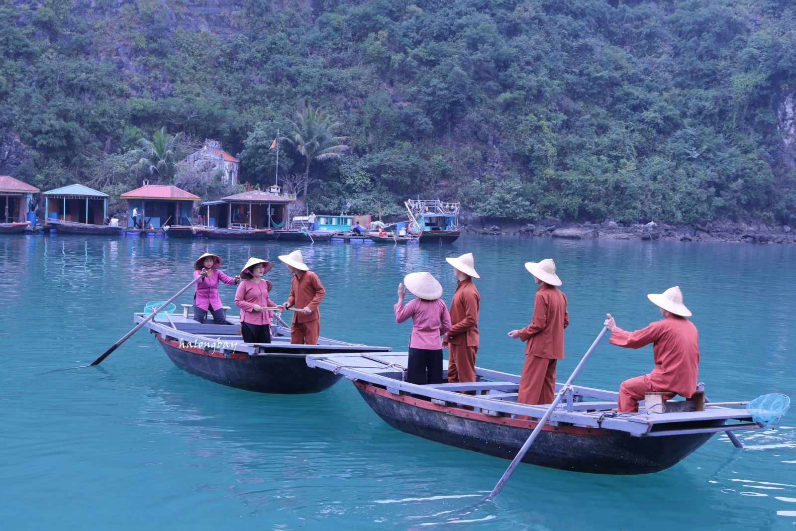 Hát giao duyên Hạ Long - Thơ và tình trên sóng nước Hạ Long