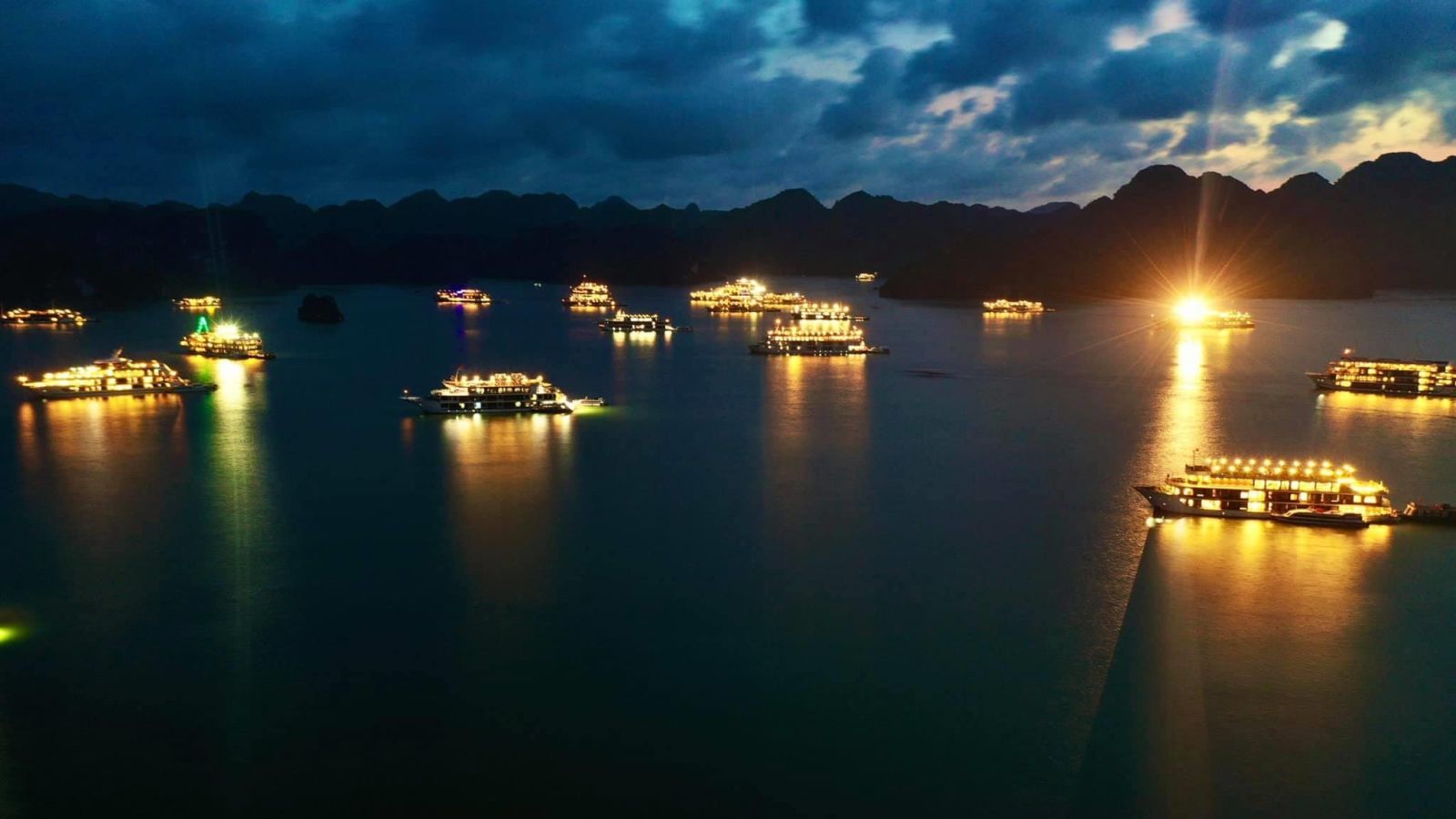 Nghỉ đêm trên Vịnh