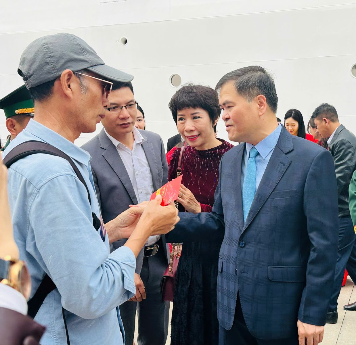 Quảng Ninh: Đón những vị khách du lịch đầu tiên “xông đất” năm Bính Ngọ 2026