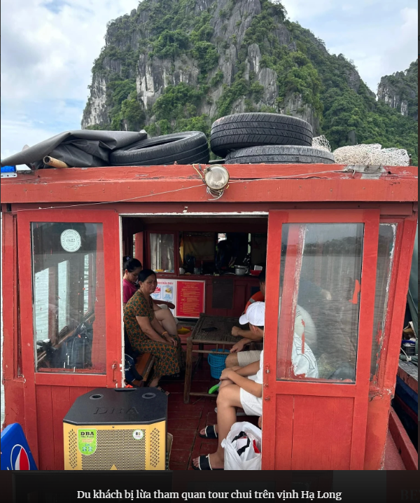 Xử phạt nhóm người tổ chức tour 'chui' trên vịnh Hạ Long