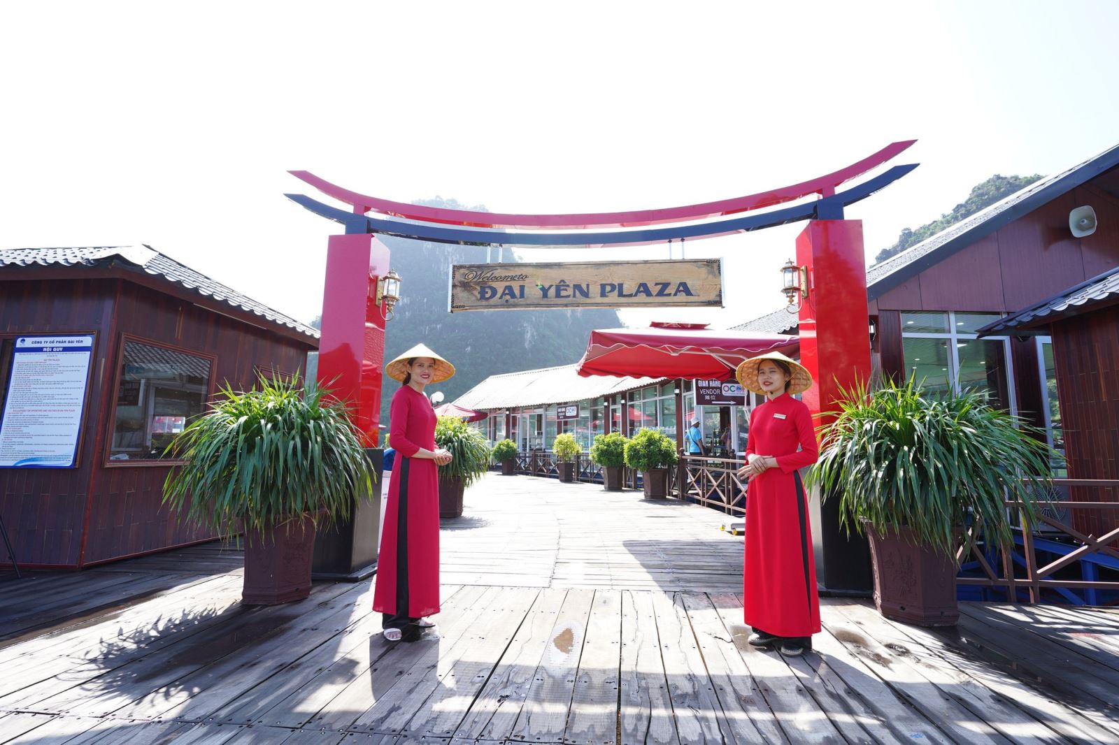  Đại Yên Plaza - điểm du lịch nổi trên vịnh Hạ Long