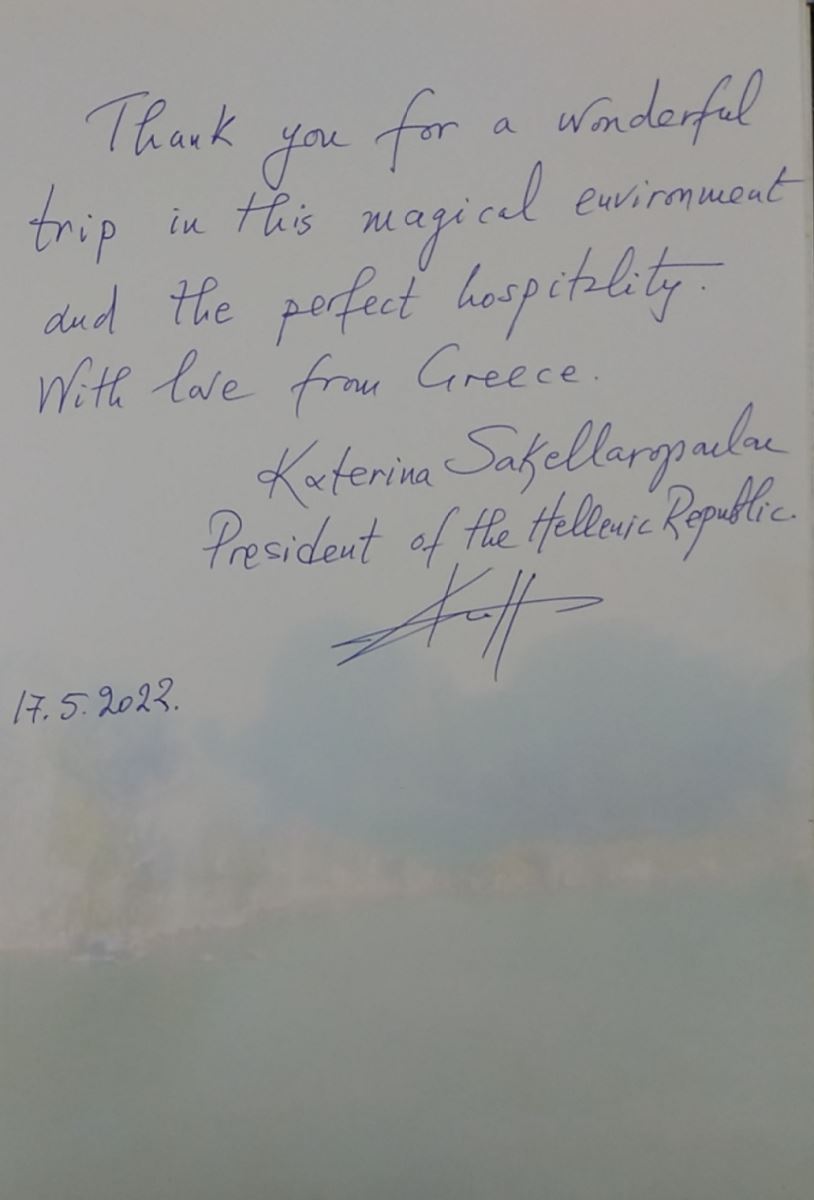      Tổng thống Hy Lạp và Đoàn đại biểu cấp cao Hy Lạp tham quan vịnh Hạ Long