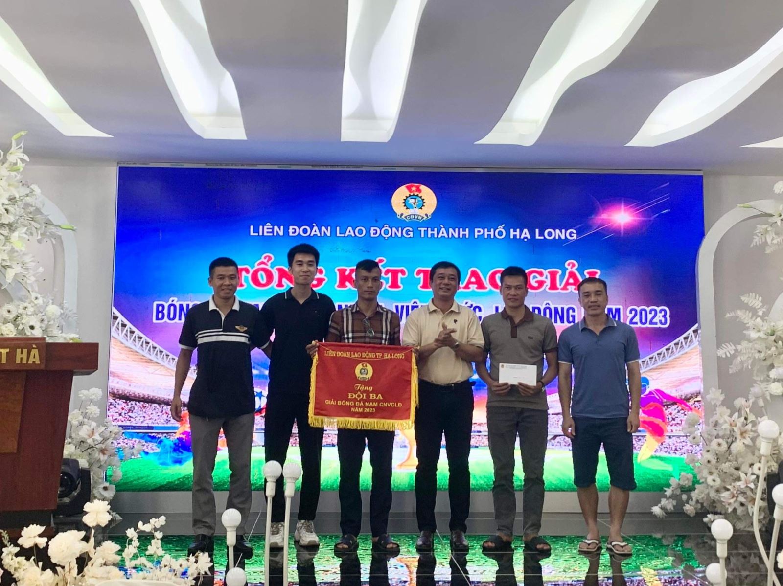 Công đoàn Ban quản lý vịnh Hạ Long giành giải 3 giải bóng đá nam CNVCLĐ