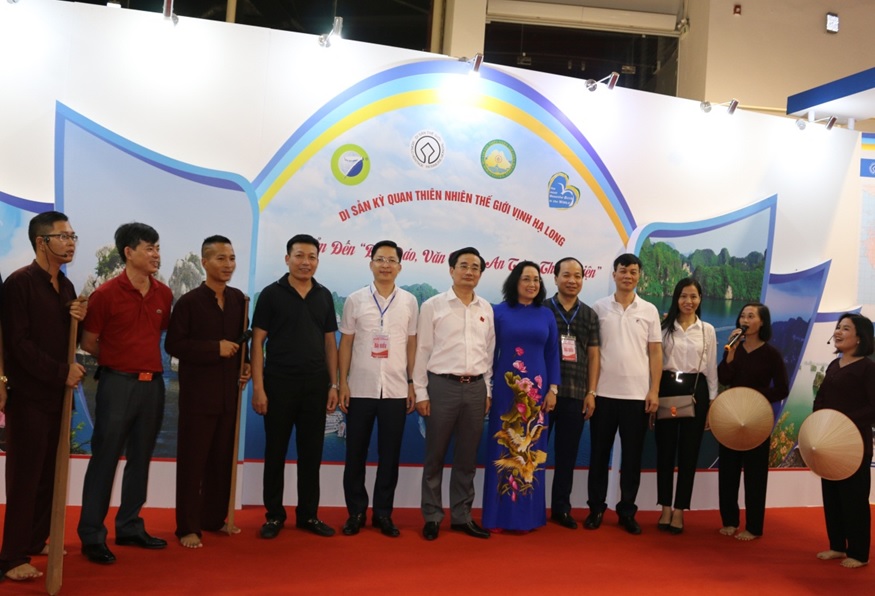Ban Quản lý vịnh Hạ Long tham gia trưng bày Triển lãm thành tựu phát triển kinh tế - xã hội tỉnh Quảng Ninh